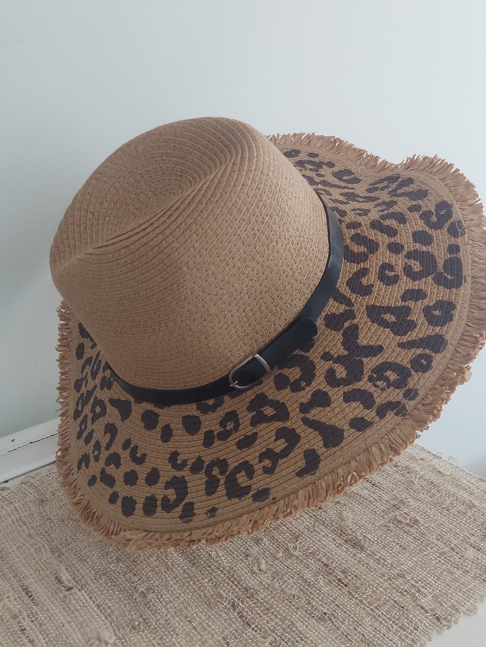 Leopard Print Straw Sun Hat in Tan and Black Nwot - Picture 2 of 4